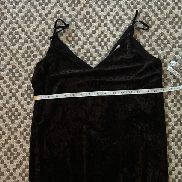 NSR Velvet Midi Slipdress - Picture 10 of 11